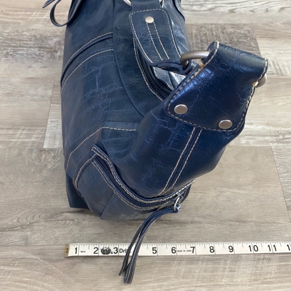 Kenneth Cole Reaction Handbag - Picture 3 of 5